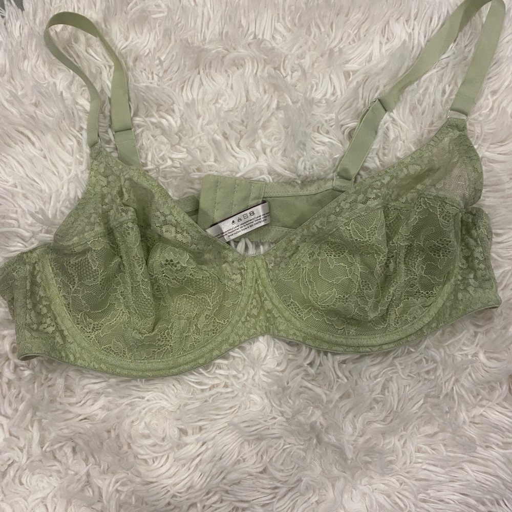 Adore Me Green Lace Underwire Bra 40C